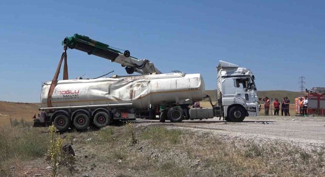 Kırıkkalede glikol sıvısı yüklü tanker devrildi: 1 yaralı
