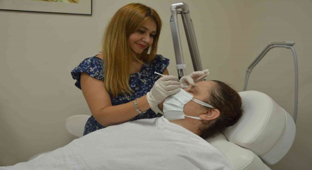 Kırışıklıklar botulinum toksin tedavisiyle geciktirilebiliyor
