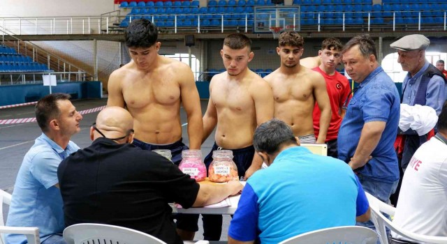 Kırkpınarda güreşecek pehlivanların kayıtları başladı, rekor katılım bekleniyor