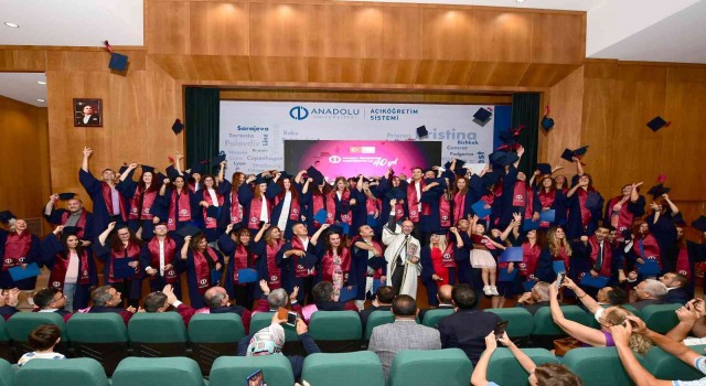 KKTC Cumhurbaşkanı Tatar, Anadolu Üniversitesi mezuniyet törenine katıldı