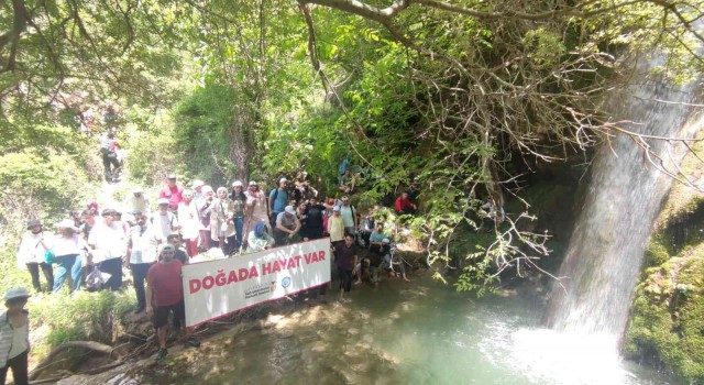 Kocabor Şelalesine ziyaretçi akını