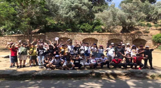 Kolej öğrencileri Anadoluyu geziyor