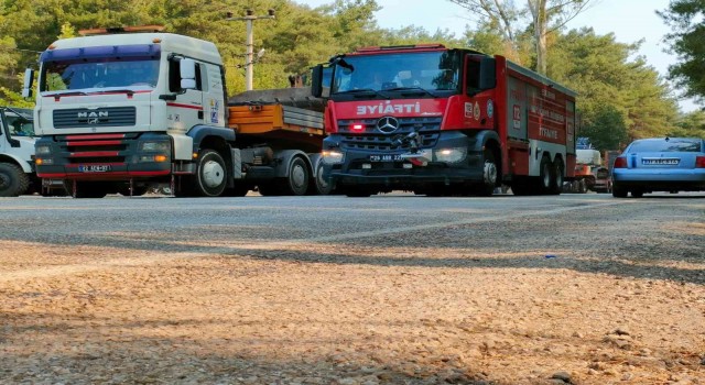Konya Büyükşehir Marmaristeki yangına 22 araç ve 36 personelle katkı veriyor