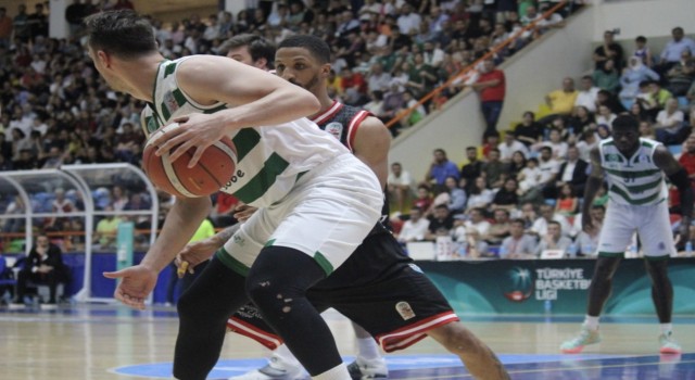 Konyaspor Basketbol final serisinde 2-1 öne geçti