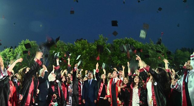 Korkut Ata Üniversitesi’nde öğrencilerin mezuniyet töreni düzenlendi
