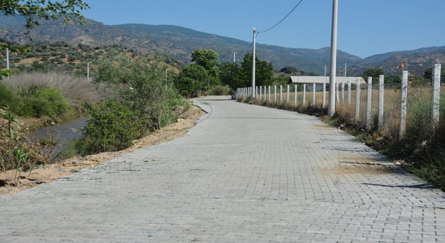 Köşk Belediyesi, Güzelköy ve Cumaderede parke taşı döşeme çalışması gerçekleştirdi