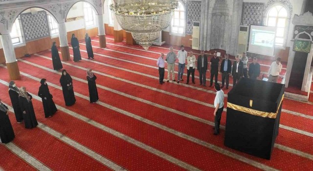 Kuluda kutsal topraklara gidecek hacı adaylarına eğitim verildi