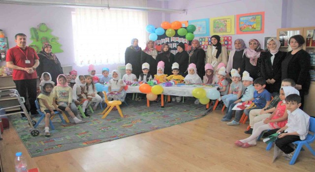 Kuran kursu öğrencilerine mezuniyet programı