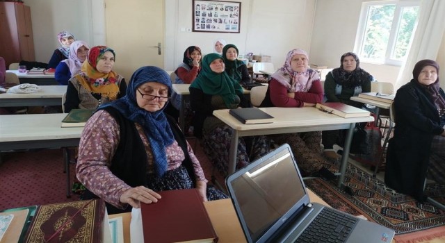Kuran kursu öğrencilerine sağlık eğitimi verildi