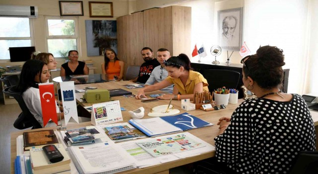 Kuşadası Belediyesi Makedon öğrencileri ağırladı