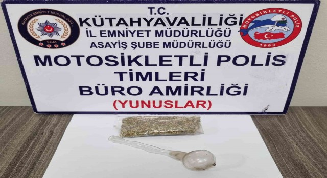 Kütahyada 3 kişinin bulunduğu araçta uyuşturucu ele geçirildi