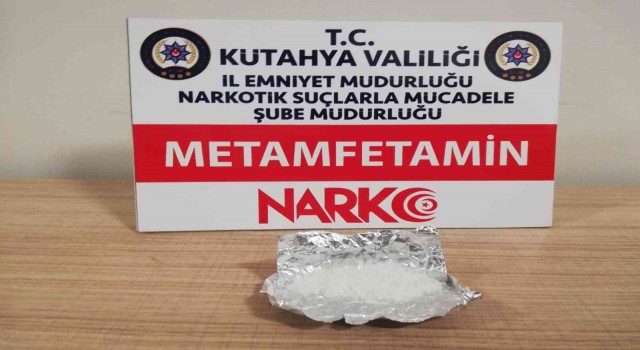 Kütahyada bekçiler 3 kişinin üzerinde uyuşturucu madde ele geçirdi