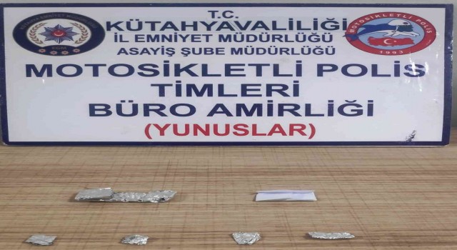Kütahyada bir aracın şoför ve yolcu koltuğunda uyuşturucu bulundu