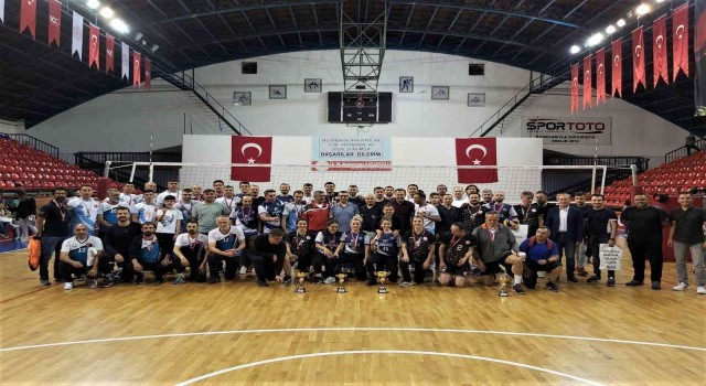 Kütahyada kurumlar arası voleybol turnuvası sona erdi