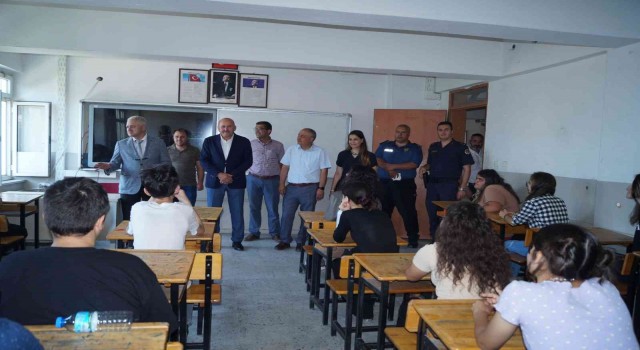 Kuyucakta öğrenciler karne sevinci yaşadı