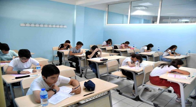 LGSde Türkiye 1incilerinden 3 tanesi Denizliden