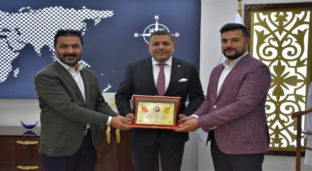 Malatya TSOdan başarıya plaket