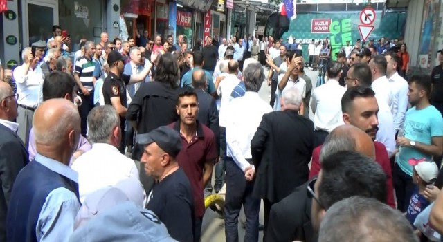 Malatyada Ahmet Davutoğluna şok üstüne şok