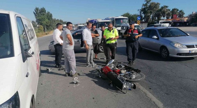 Manavgatta otomobile çarpan motosikletin sürücüsü ağır yaralandı