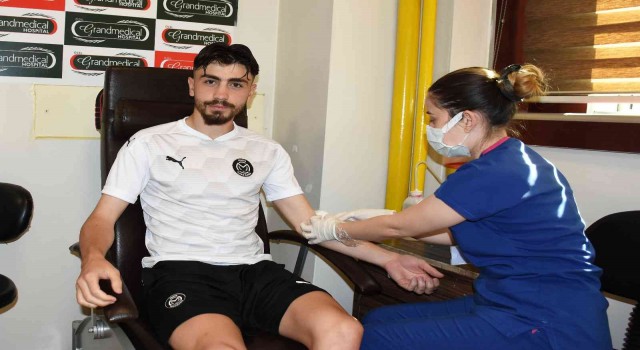 Manisa FKlı futbolcular sağlık kontrolünden geçti