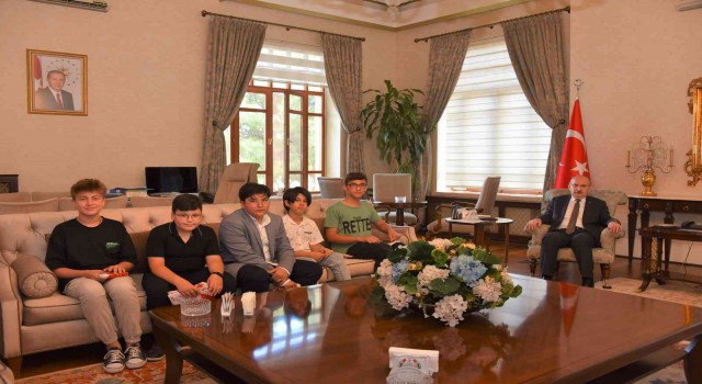 Manisa Kent Konseyi Çocuk Meclisi, Vali Karadenizi ziyaret etti