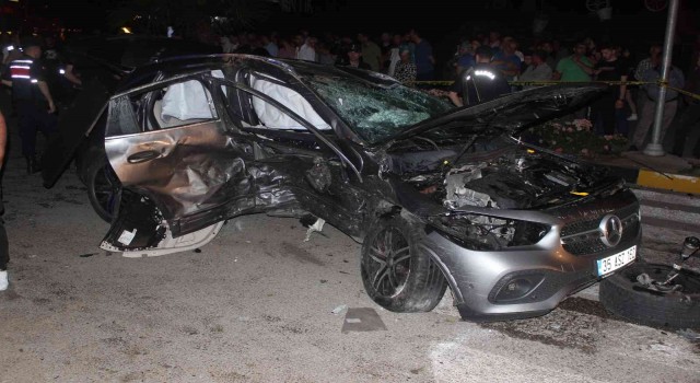 Manisada feci kaza: 1 ölü, 3ü ağır 6 yaralı