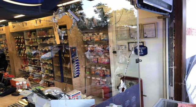 Marketi pompalı tüfekle kurşunladı, o anlar kameraya yansıdı