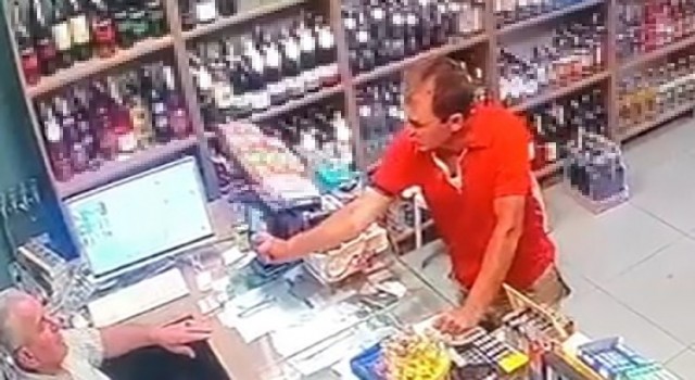 Marmariste ormanı yakmadan önce veresiye içki almak istemiş