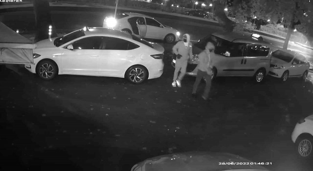 Maskeli saldırganlar 2 kişiyi yaralayıp böyle kaçtı