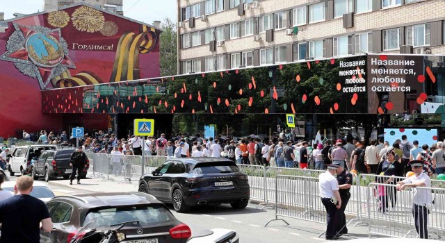 McDonalds restoranları Rusyada yeni ismiyle tekrar açıldı