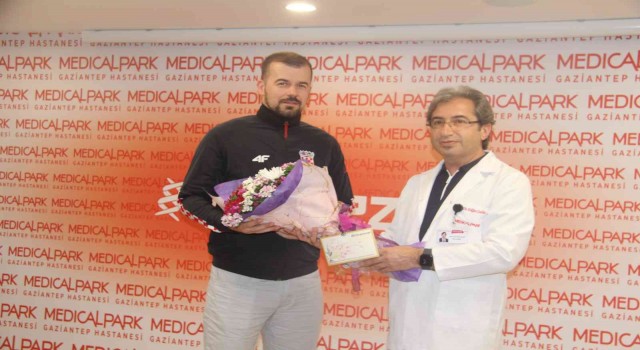 Medical Parkta tedavi oldu, bir gün sonra şampiyonluk geldi