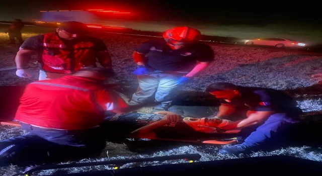 Meksikada kaçak göçmenleri taşıyan minibüs takla attı: 3 ölü, 27 yaralı