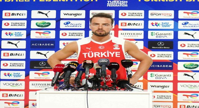 Melih Mahmutoğlu: Avantajlı gitmek için İngiltere maçı çok önemli