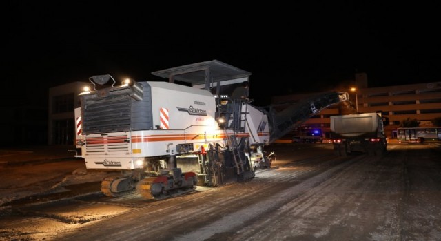 Melikgazide gece yol mesaisi