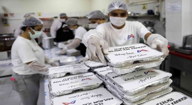 Mersin Büyükşehir Belediyesinin yemek hizmeti 3 milyon pakete ulaştı