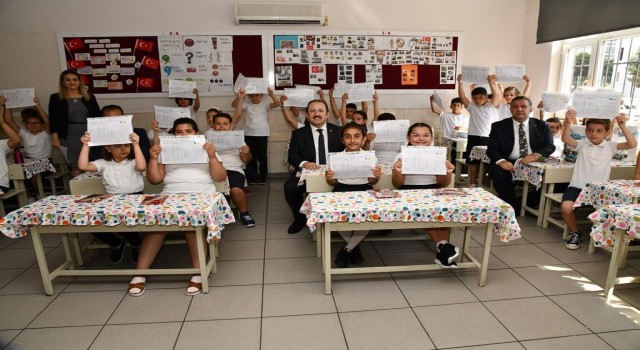 Mersinde 406 bin 912 öğrenci karne heyecanı yaşadı