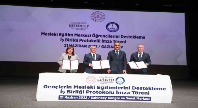 Mesleki eğitim öğrencilerine 250 milyon TLlik dev destek