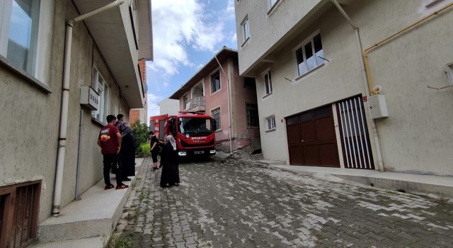 Metruk binada korkutan yangın