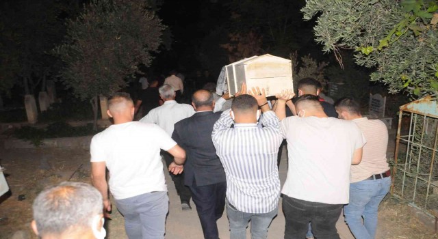 Mevsimlik işçi olarak Bursaya giden 15 yaşındaki kızın cenazesi Cizreye döndü