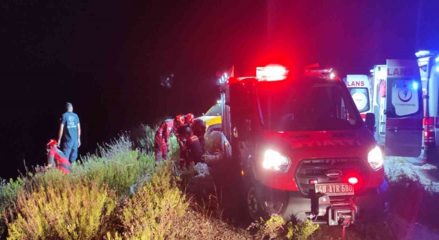 Milasta kontrolden çıkan araç uçuruma yuvarlandı: 2 yaralı
