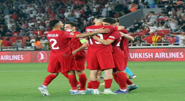 Milliler, 4te 4 yaptı