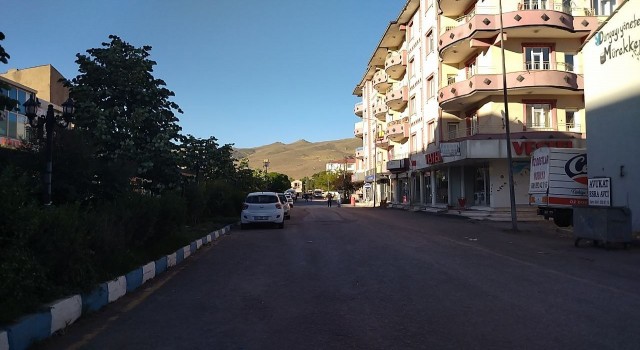 Muradiyede 3.9 büyüklüğünde deprem
