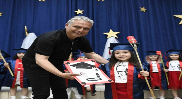 Muratpaşanın minik öğrencileri mezun oldu