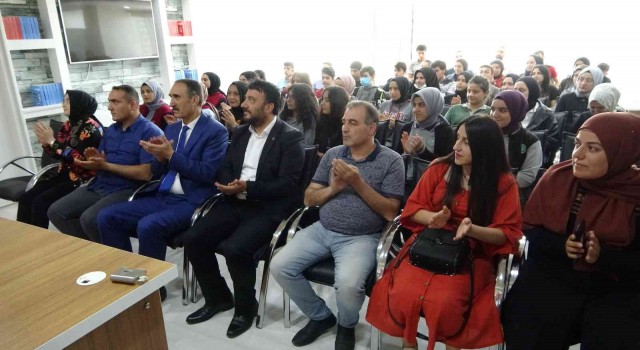 Muşta “Bir Bilenle Bilge Nesil” projesi ödül töreni düzenlendi
