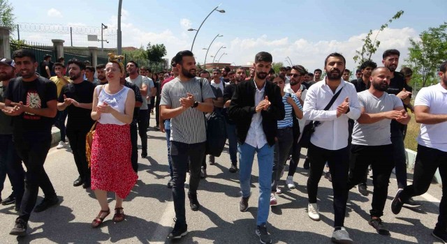 Muşta üniversite öğrencilerinden ulaşım eylemi