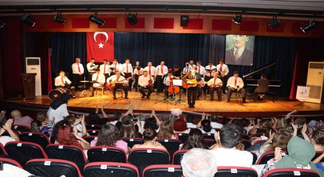 Nazillide Otizm Orkestrası ve Korosu konser verdi