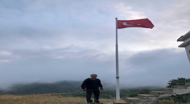 Nazillili vatandaşın bayrak hassasiyeti