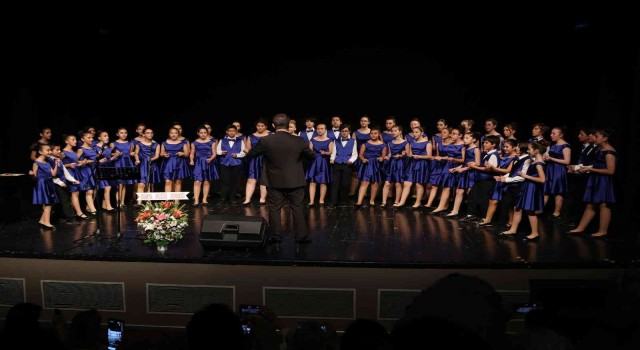 Nilüfer Çocuk Korusundan harika konser