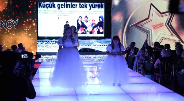 Ödül töreninde Seda Sayana sürpriz düğün hediyesi