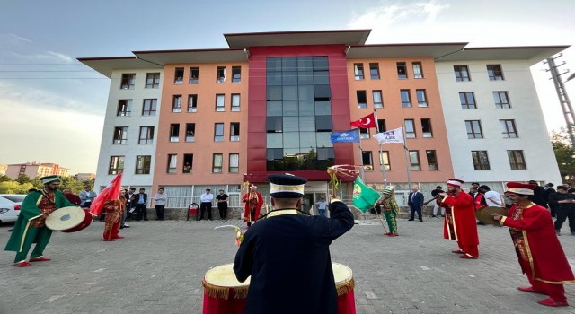 Öğrenci yurdunda mezuniyet coşkusu